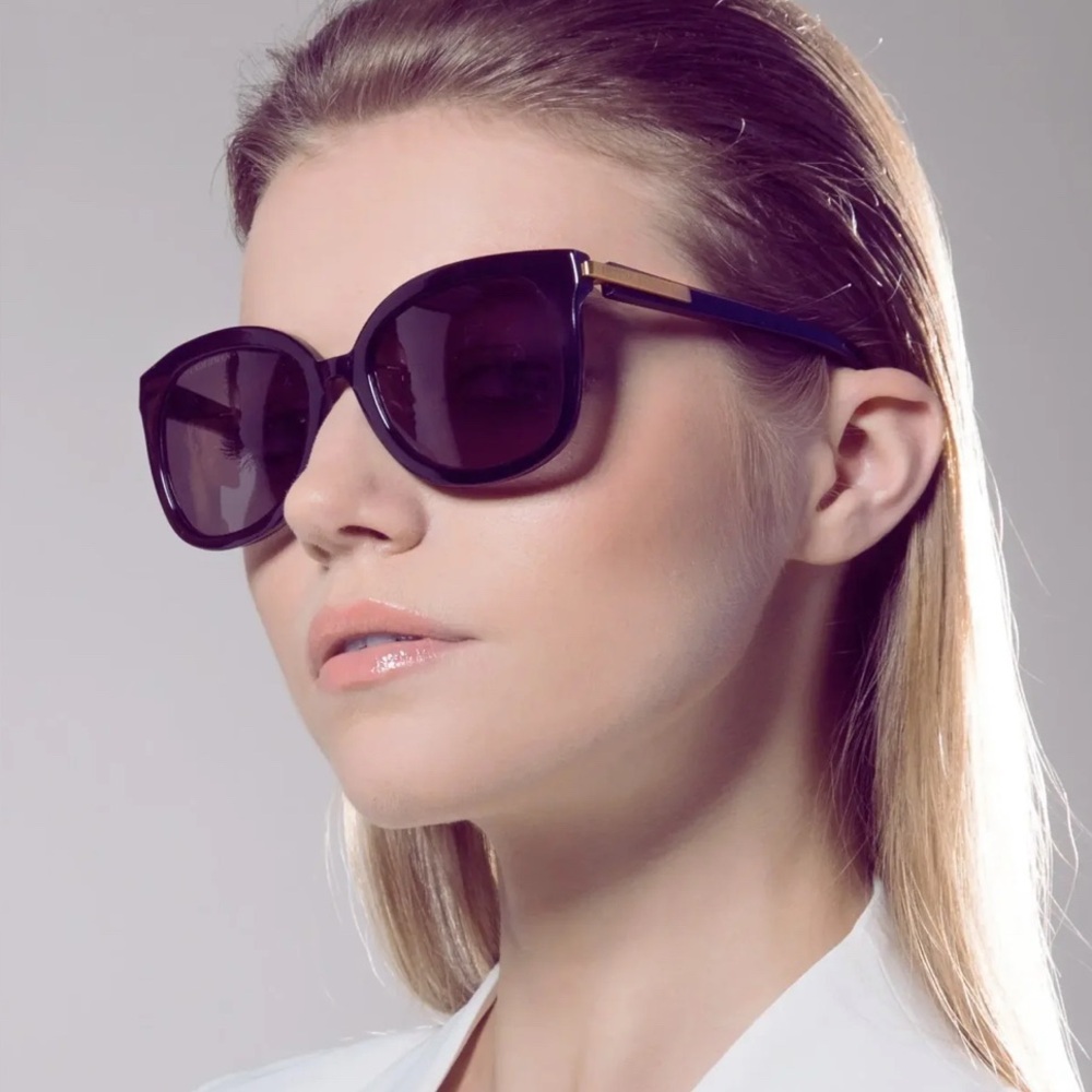 Freida Rothman Brynn Sunglasses in Black color